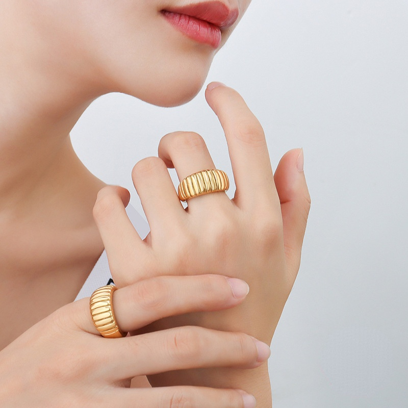 【6个款式，限时促销价一样比售价高】Croissant Texture Ring