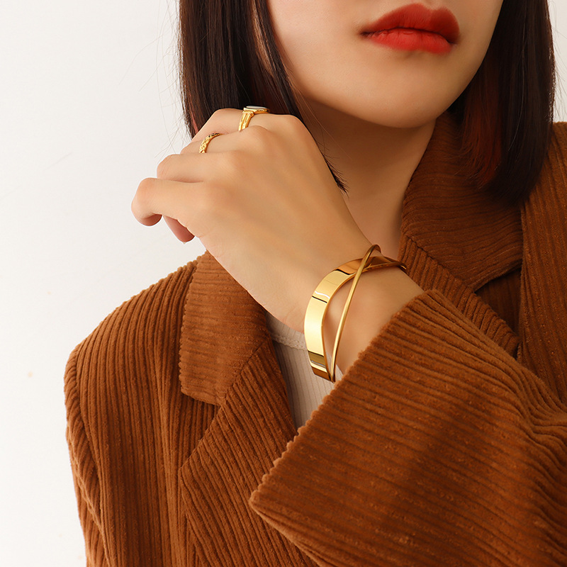【限时】商品19-Modern Fashion Crossing Cuff Bracelet